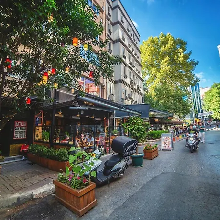 Cozy 1-bdr In Cihangir Neighborhood Daire *
