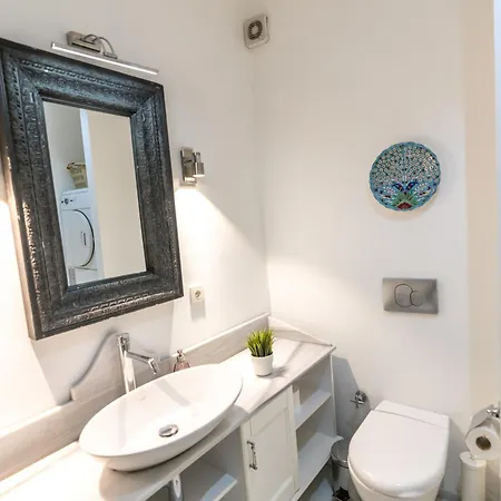 Apartamento Cozy 1-bdr In Cihangir Neighborhood *