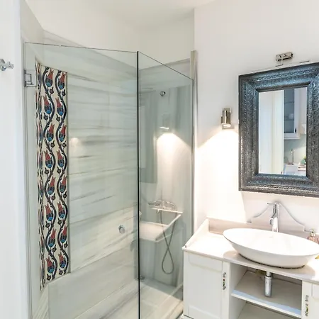 Cozy 1-bdr In Cihangir Neighborhood Estambul